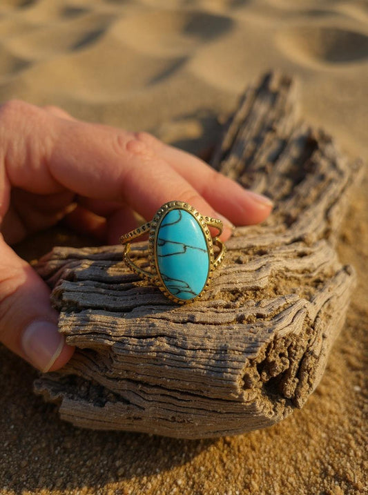 Vintage Luxury 18K Gold Stone Ring