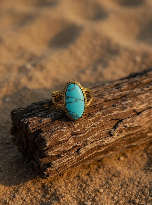 Vintage Luxury 18K Gold Stone Ring